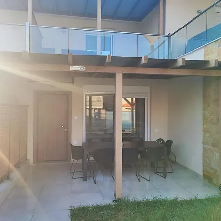 Paradise -nola 2 度假居 *